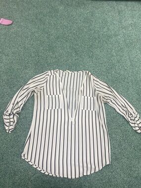 Striped V-Neck Roll-Sleeve Women's Top - White & Navy